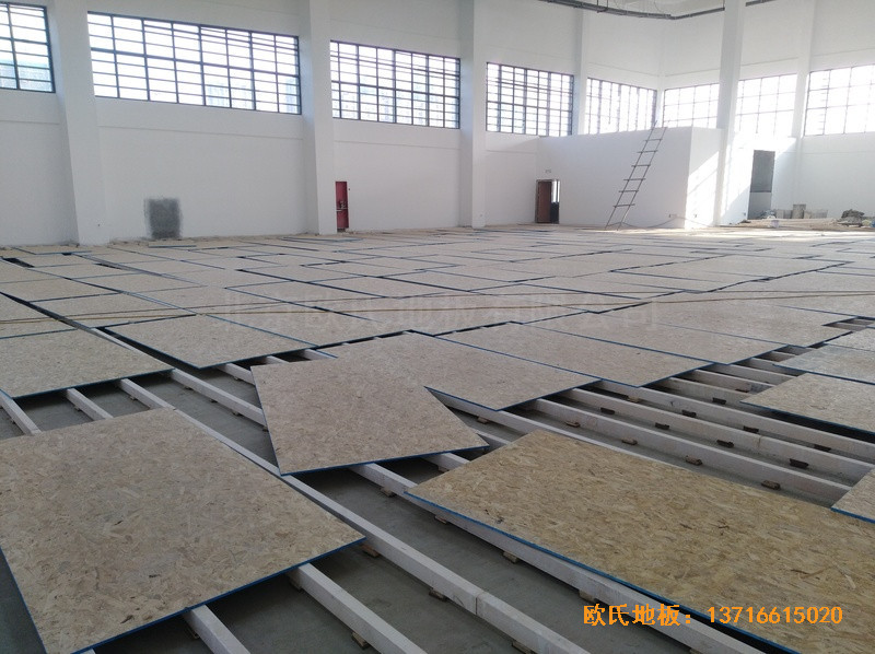 江蘇徐州悅城小學(xué)籃球館體育木地板施工案例2