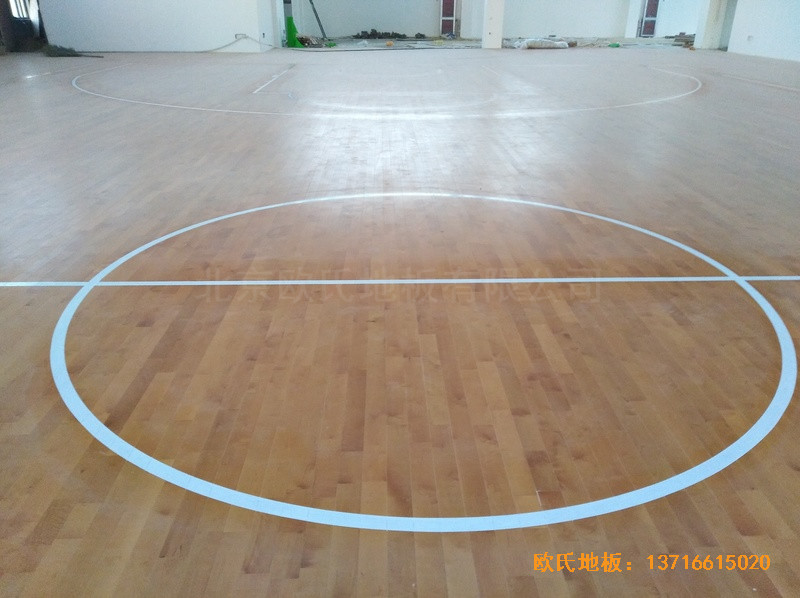 江蘇徐州悅城小學(xué)籃球館體育木地板施工案例4