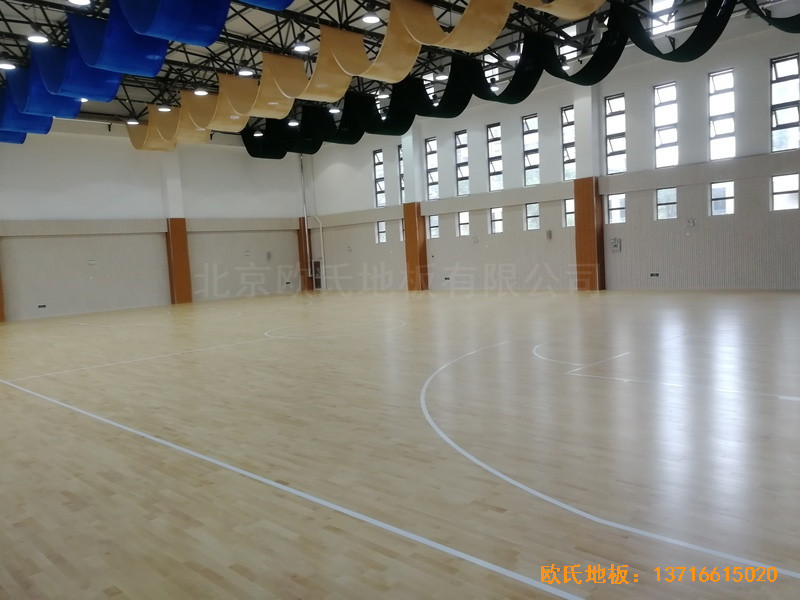 濟(jì)南錦繡城小學(xué)籃球館運(yùn)動地板安裝案例4