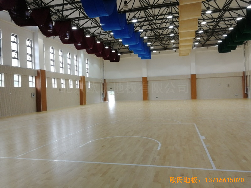 濟(jì)南錦繡城小學(xué)籃球館運(yùn)動地板安裝案例5