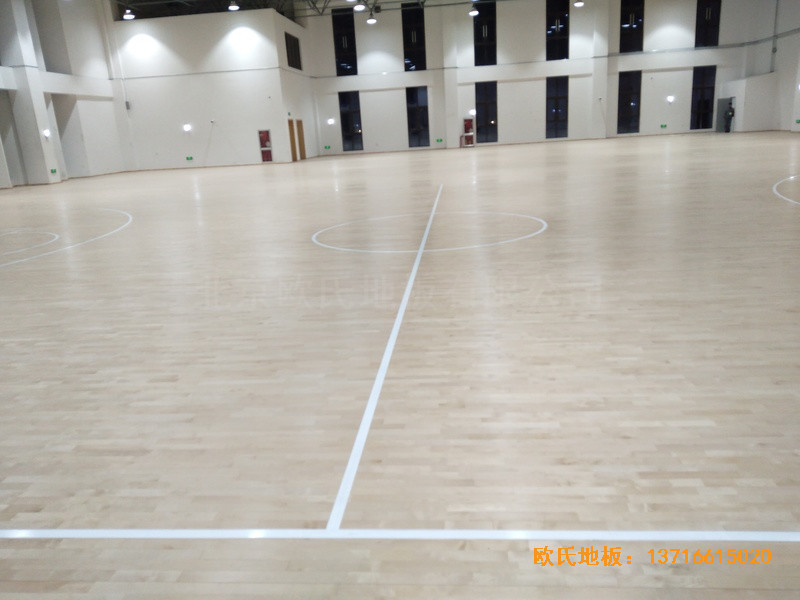 浙江寧波象山分校籃球館運(yùn)動(dòng)地板安裝案例4