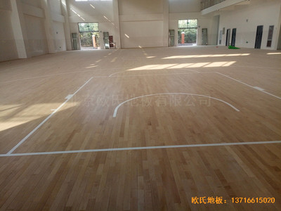 洛陽伊水小學(xué)籃球館運(yùn)動(dòng)木地板安裝案例